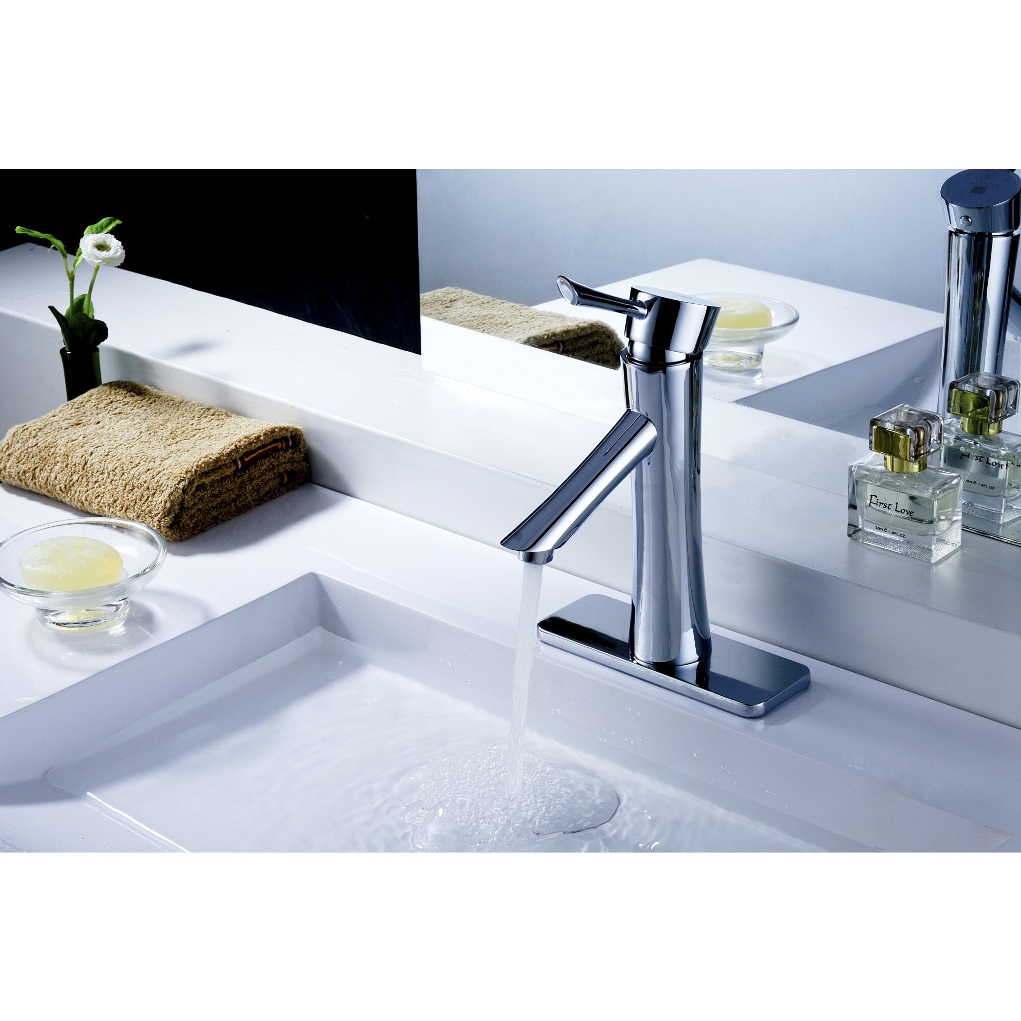 ANZZI Saga Series Single Hole Single-handle Low-arc Bathroom Faucet in Polished Chrome