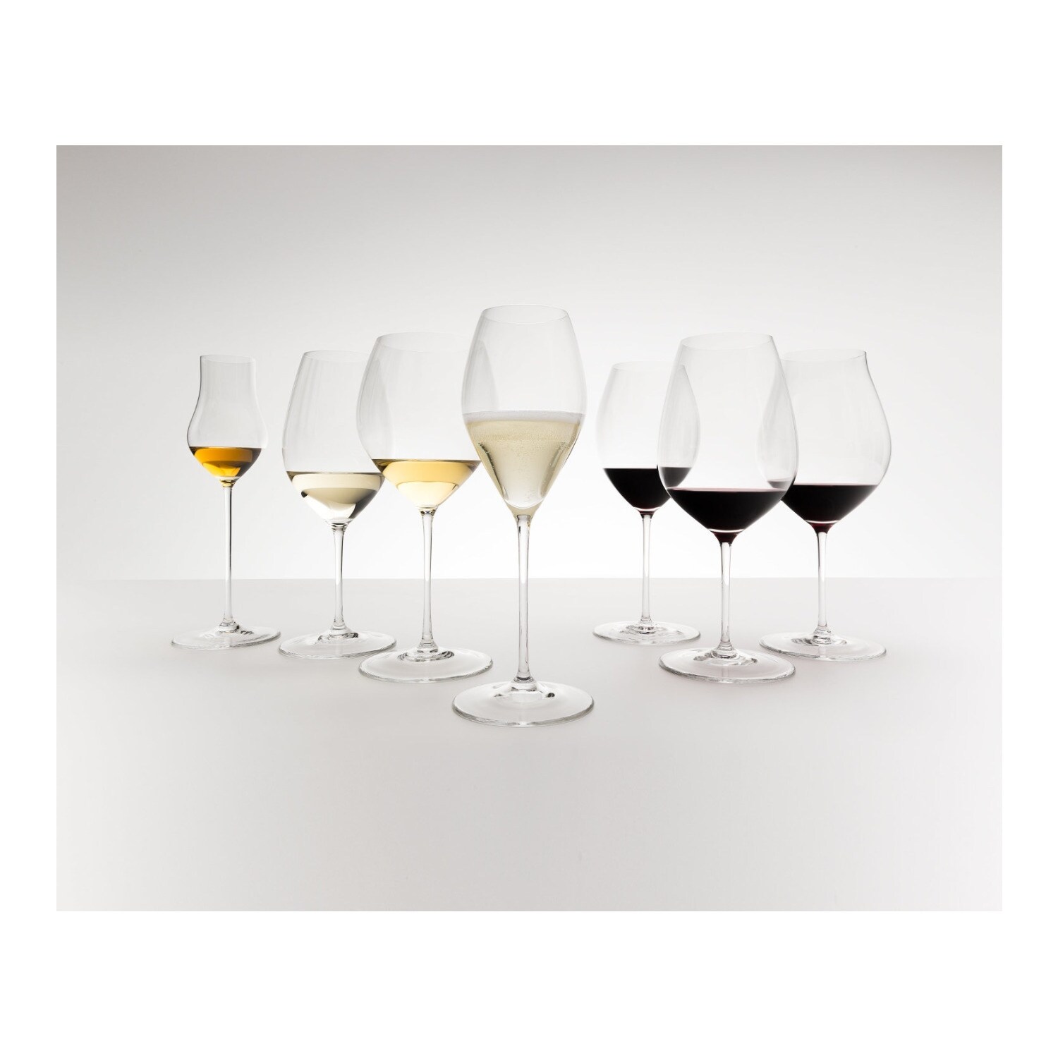 Riedel Performance Wine Glasses (4-Pack) with Wine Aerator Bundle