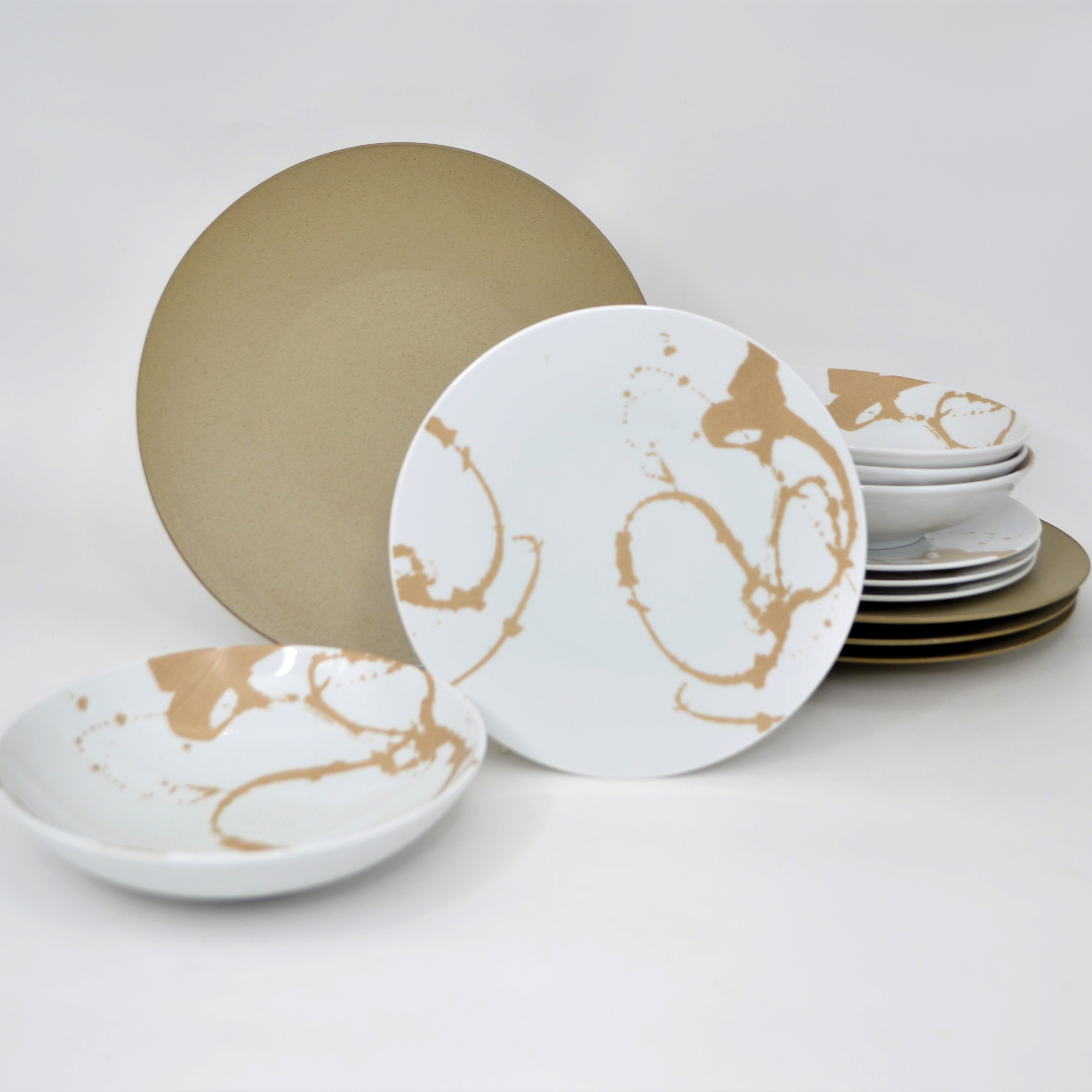 Euro Ceramica Nile 12 Piece Porcelain Dinnerware Set (Service for 4) - Champaign Gold/Red/Black