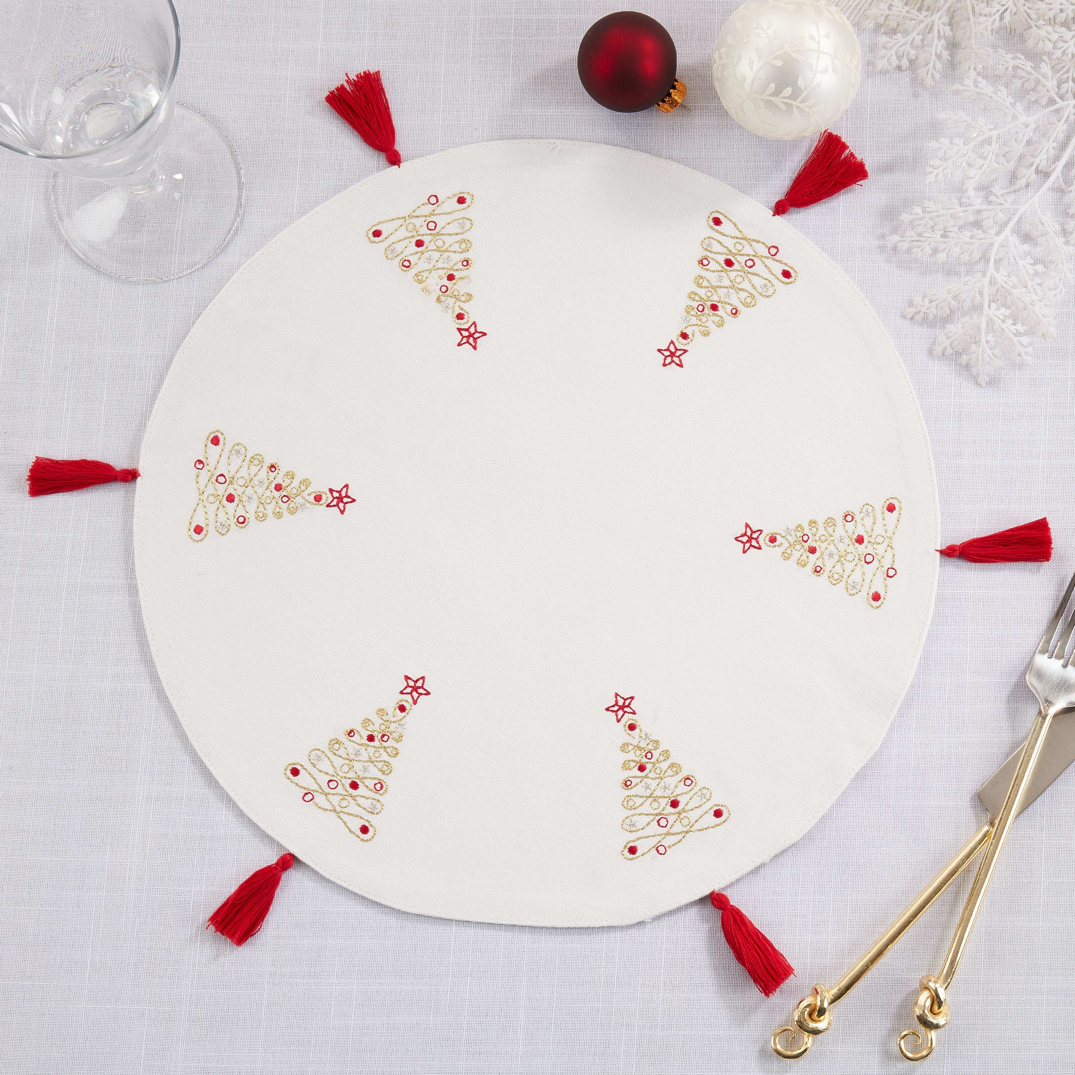 Embroidered Placemats With Christmas Trees Design (Set of 4)