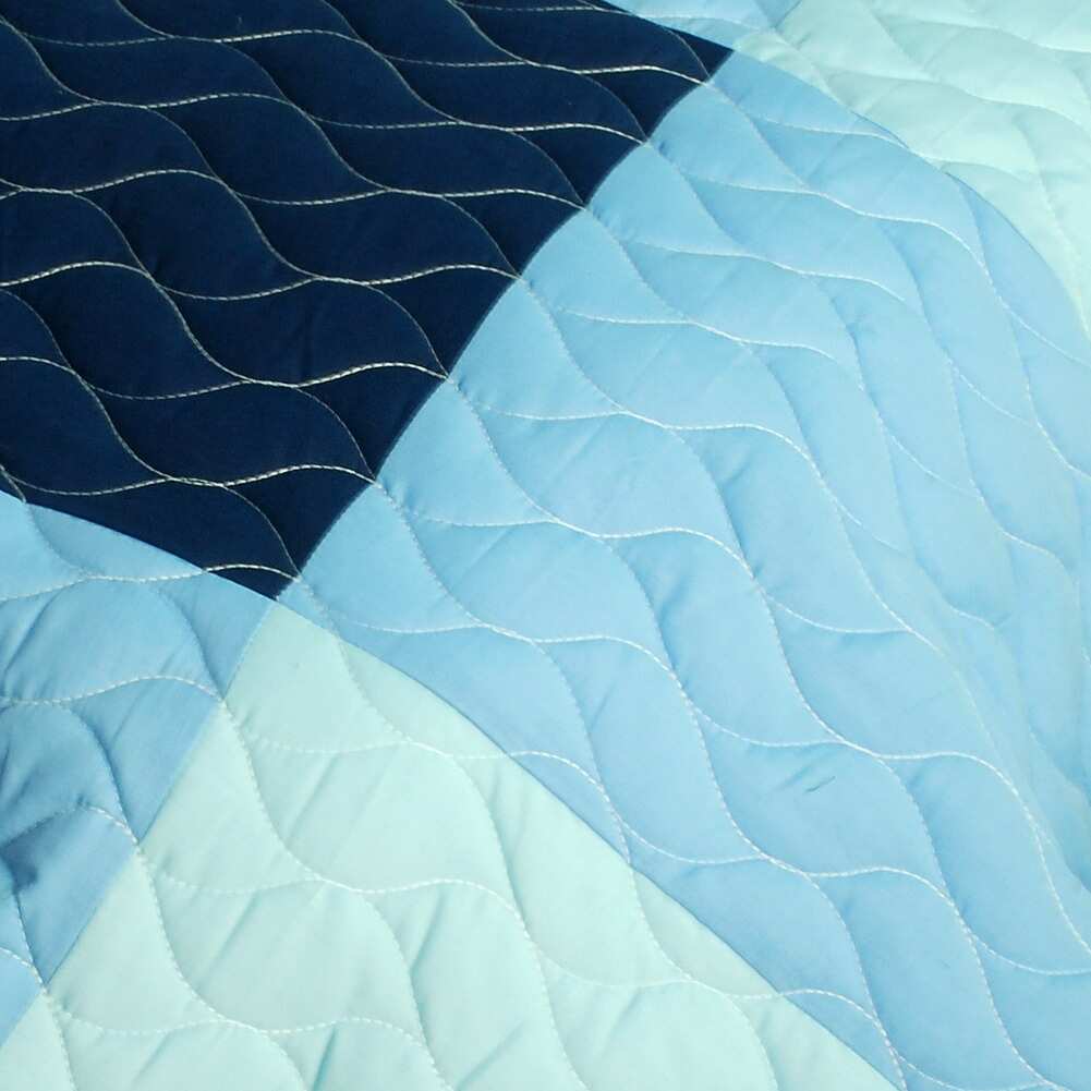 Shipshape Vermicelli-Quilted Patchwork Plaid Quilt Set Full/Queen