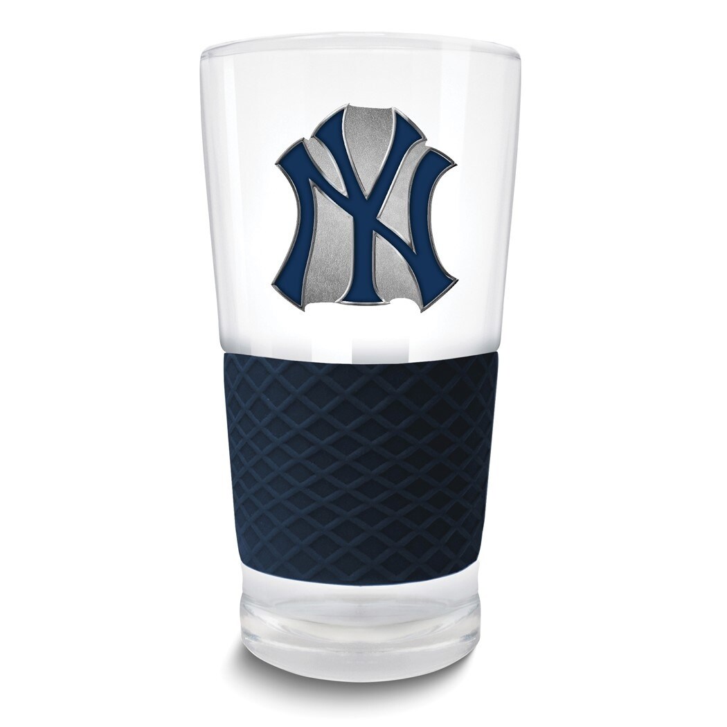 MLB New York Yankees Score 22 Oz. Pint Glass with Silicone Grip