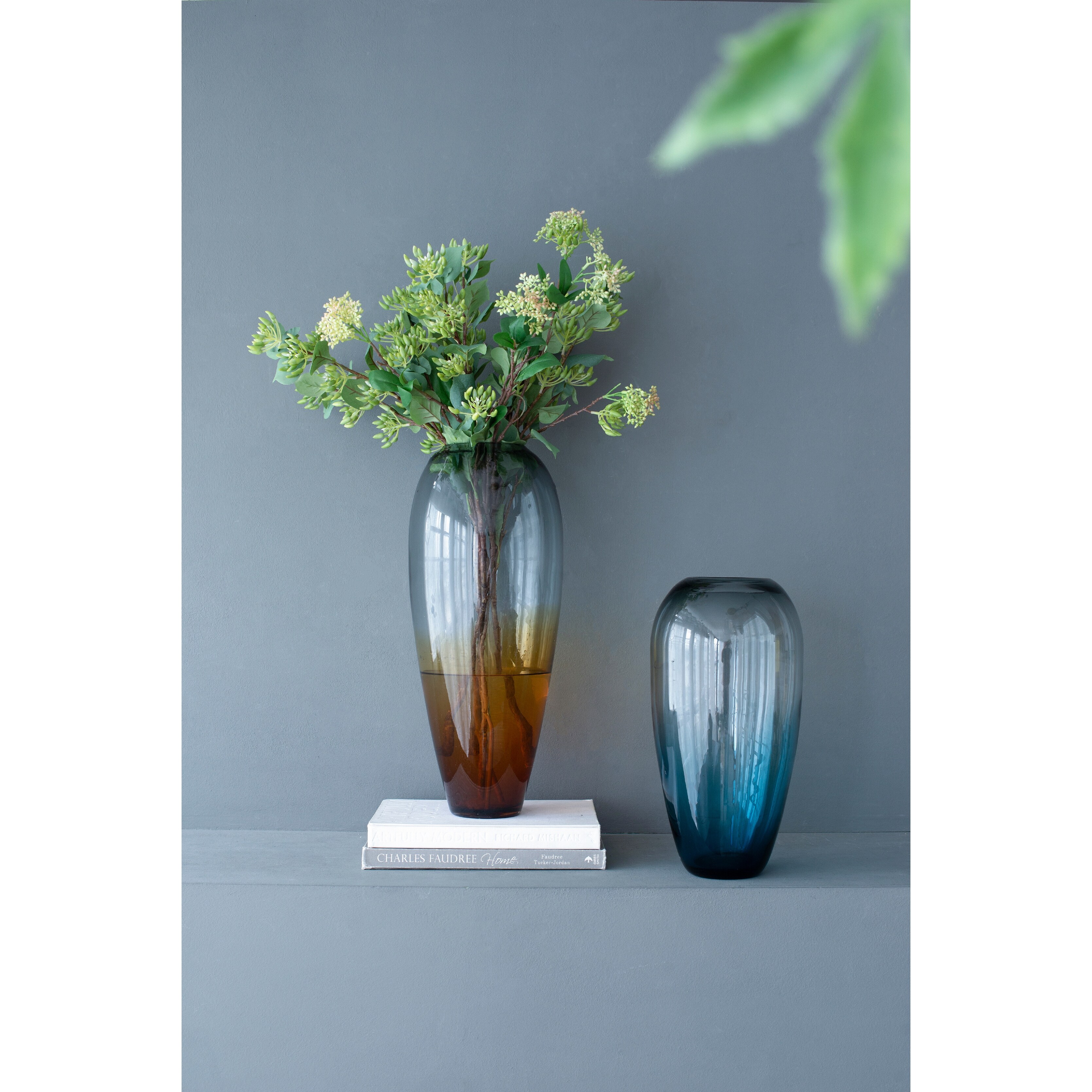 A&B Home Lourdes Hand-Made Ombre Glass Vase - Amber/Black