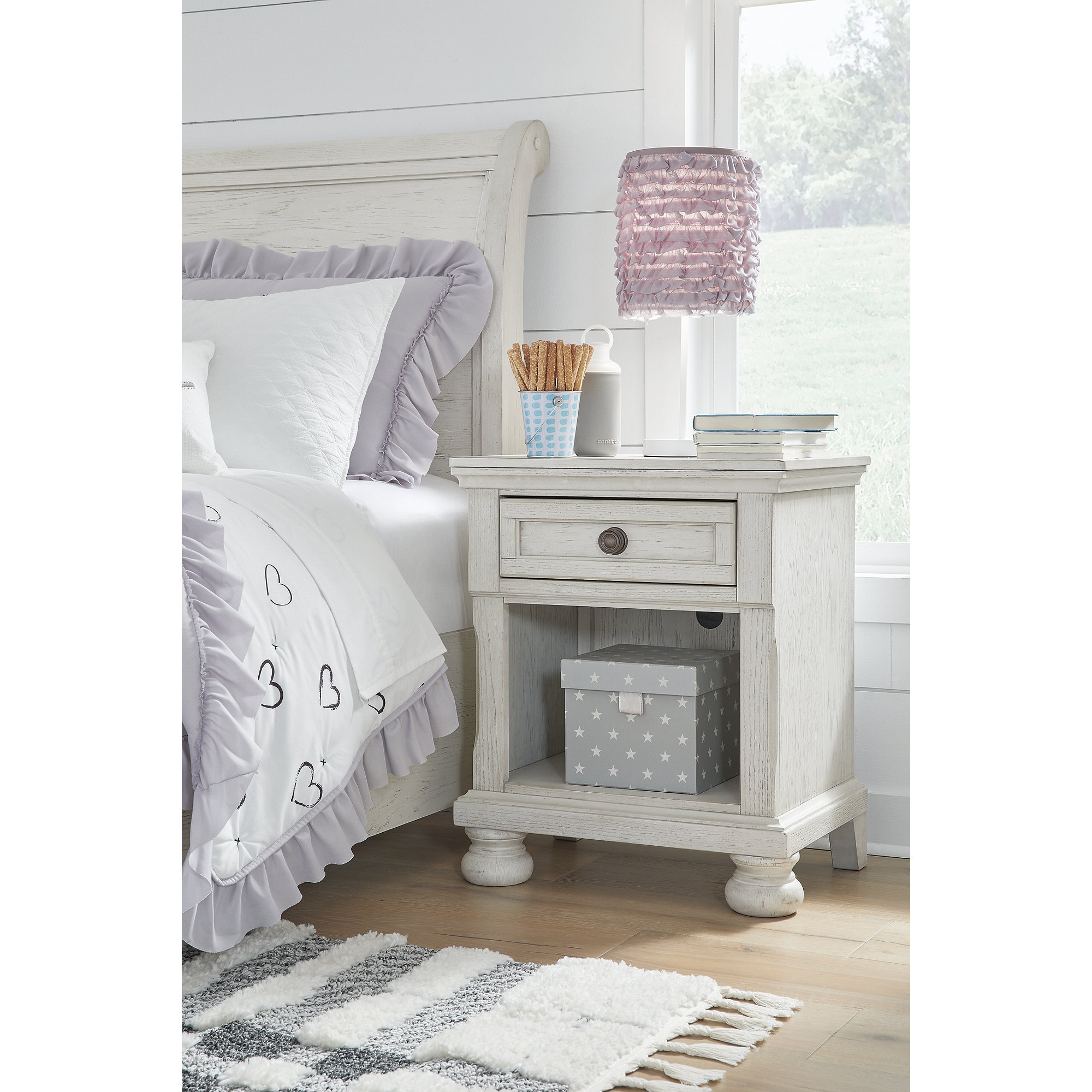 Signature Design by Ashley Robbinsdale White 1 Drawer Nightstand