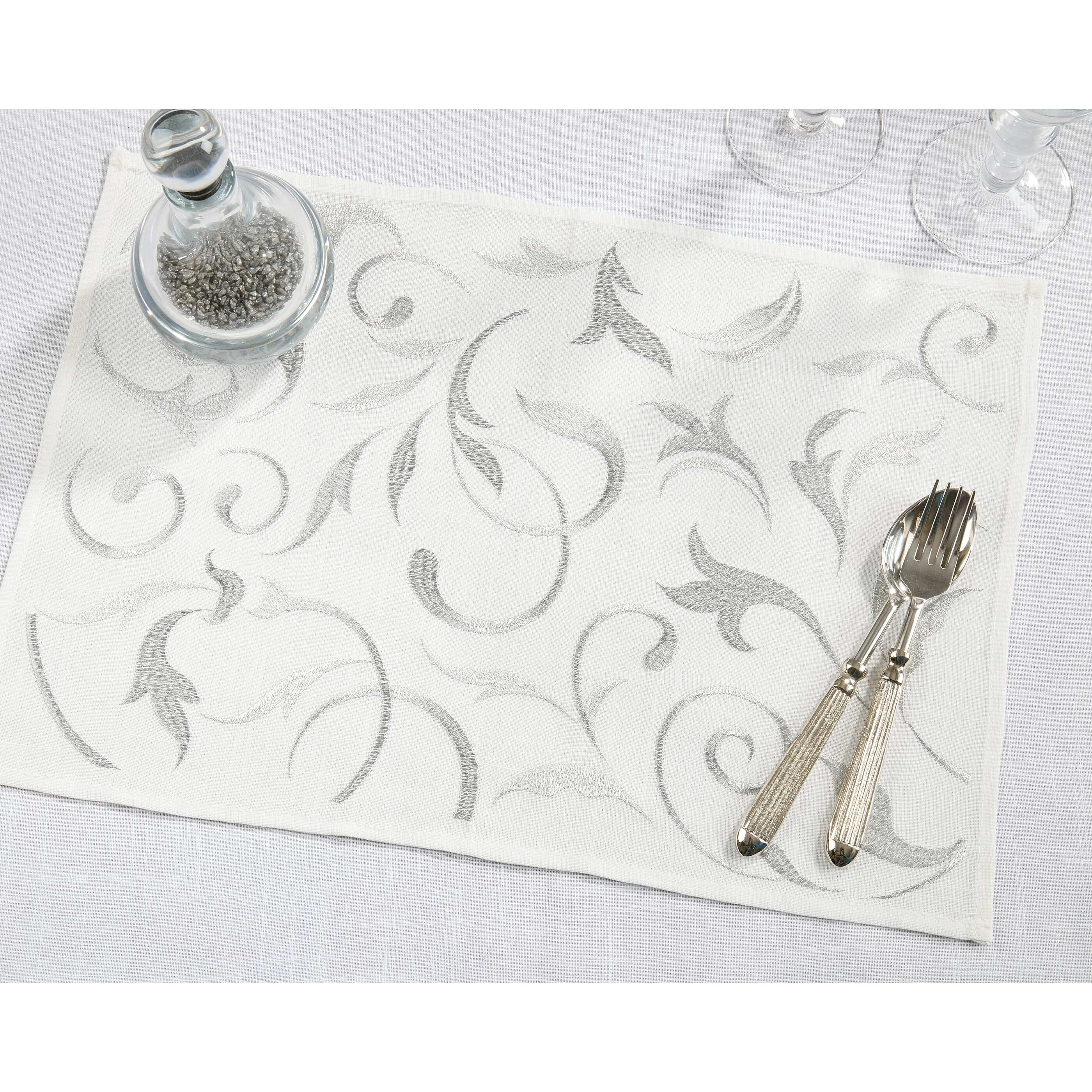 Intricate Embroidered Leaves Placemat (Set of 4)